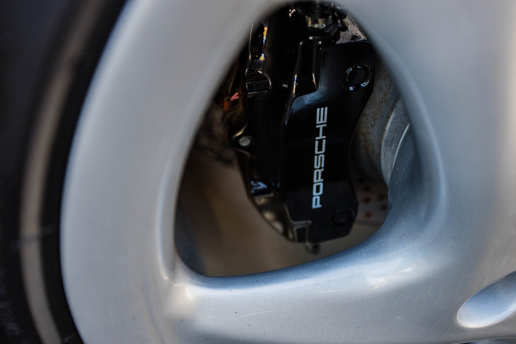 Image of 1999 Porsche 911 Carrera Cabriolet mechanics