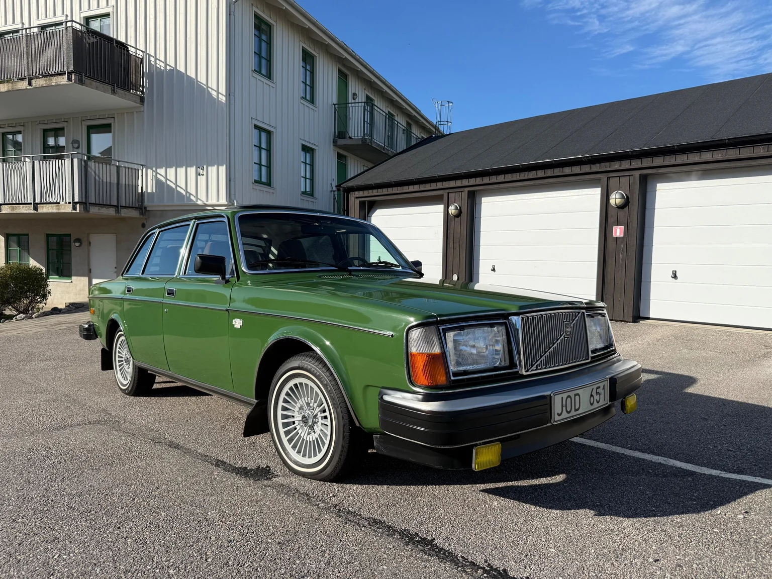 Aussenfoto 1976 Volvo 264 (1)