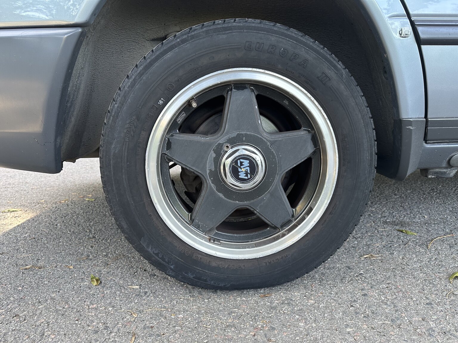 Exteriörbild på 1989 Mercedes-Benz 230E