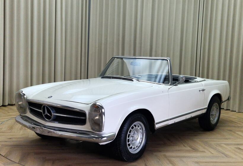 1964 Mercedes-Benz 230SL Pagoda