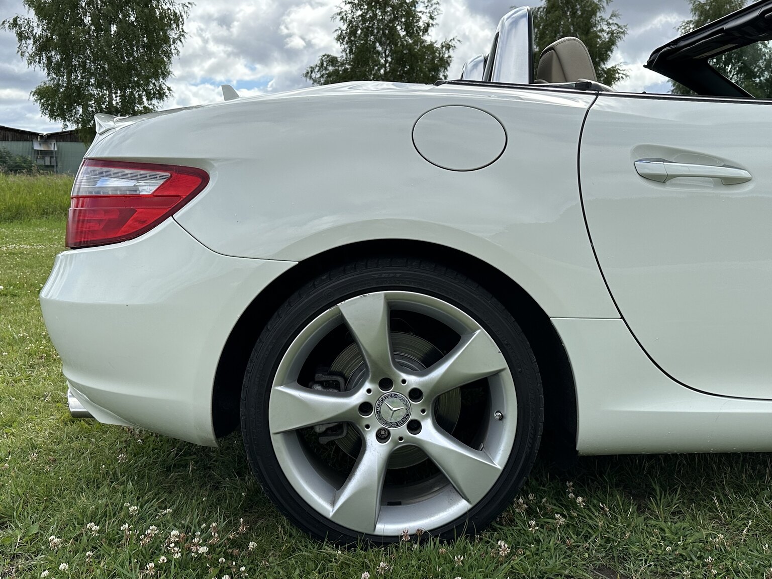 Exterior image of 2012 Mercedes-Benz SLK 350