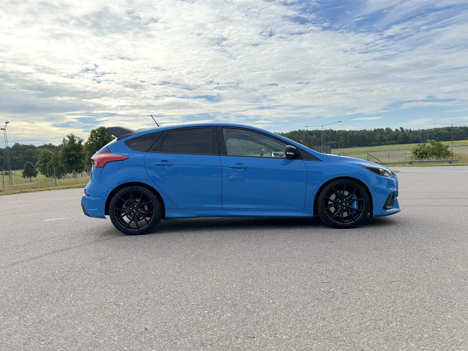 Exteriörbild på 2018 Ford Focus RS (5)