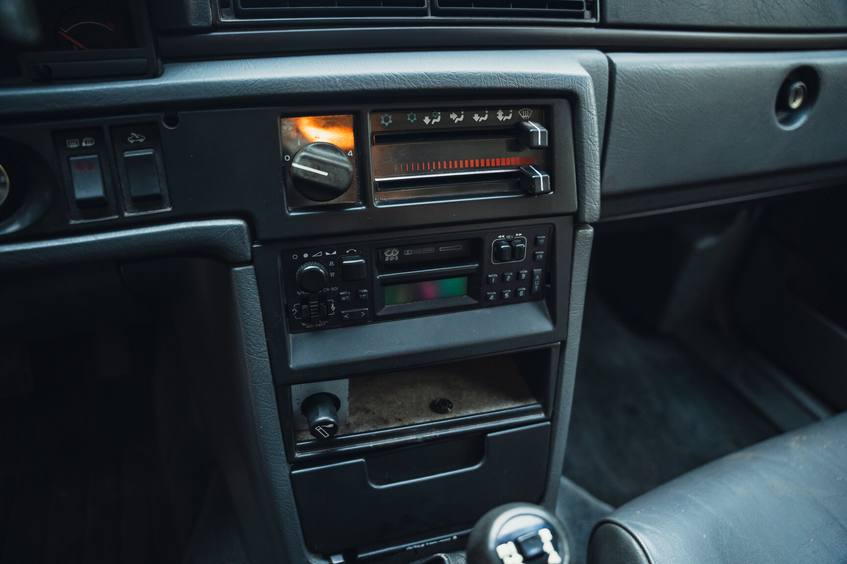 Innenraumfoto von 1990 VOLVO 740 Turbo