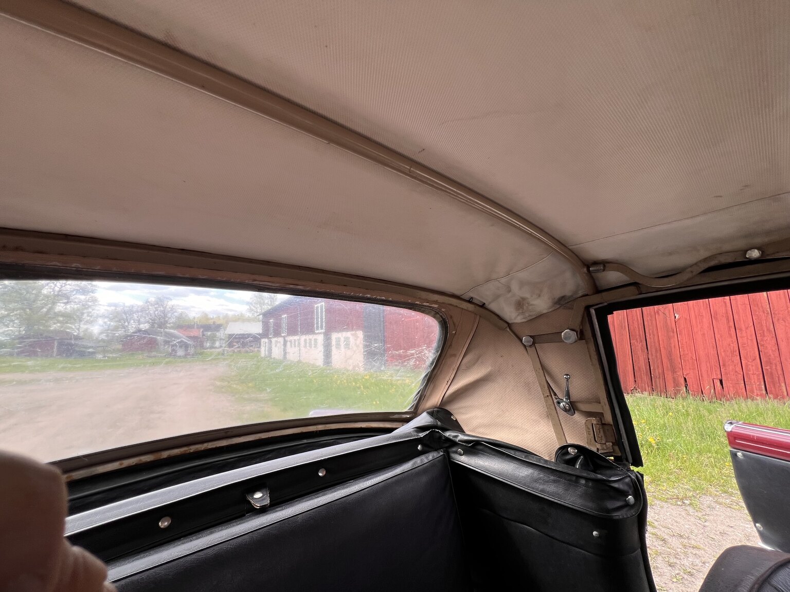 Interior image of 1967 Renault Caravelle Coupé