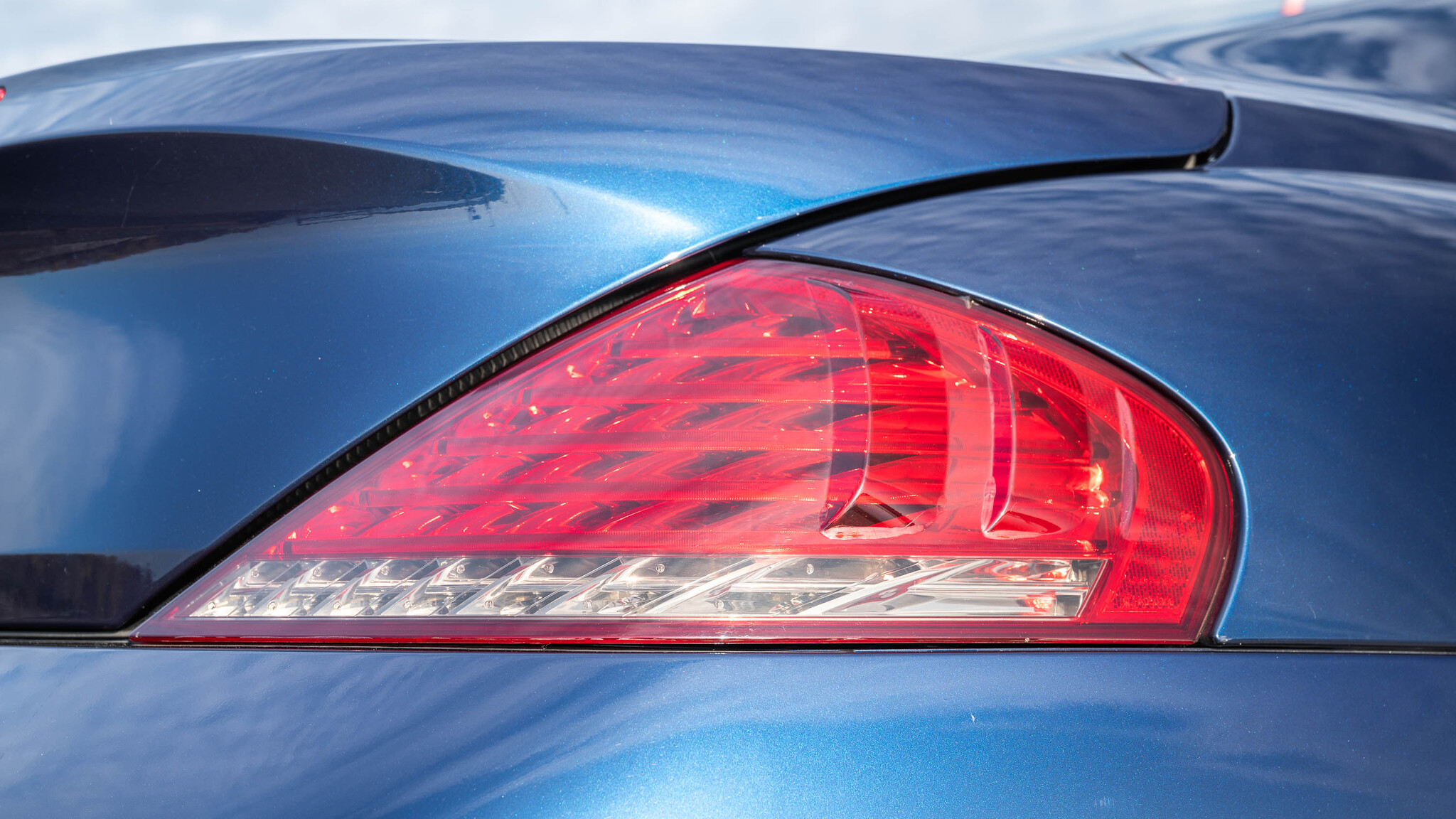 Exterior image of 2008 BMW 635d  (22)