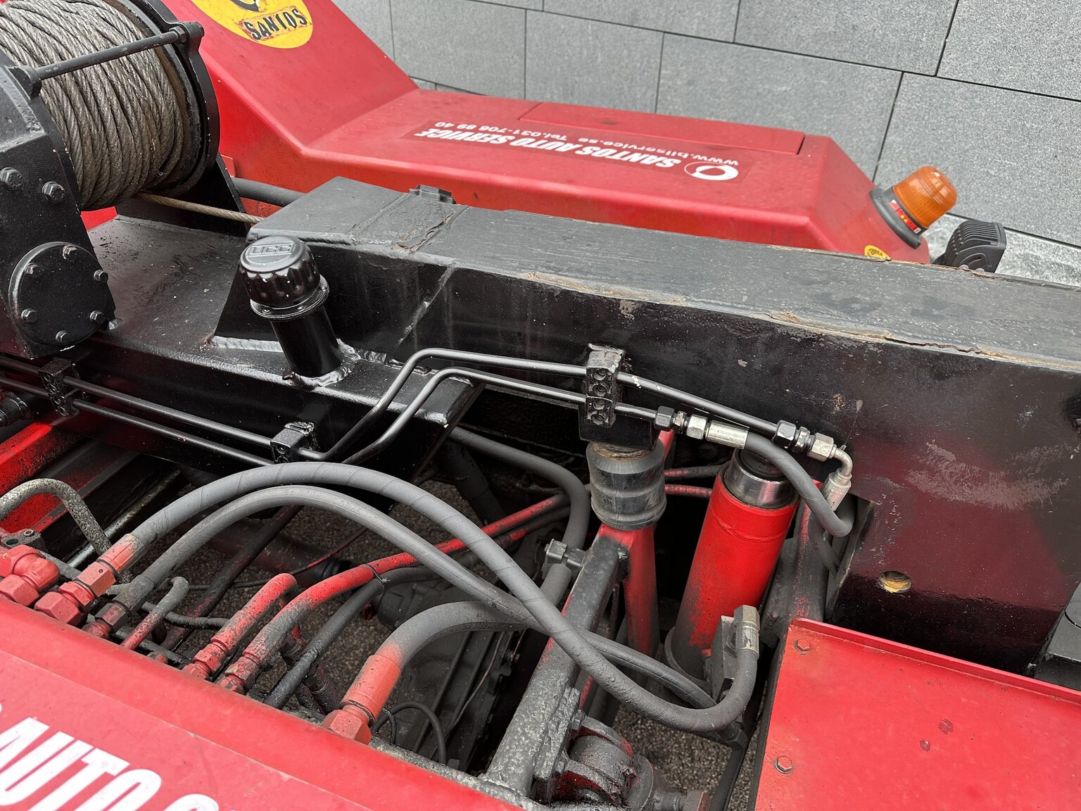 Exteriörbild på 1983 Volkswagen LT46 bärgare (19)