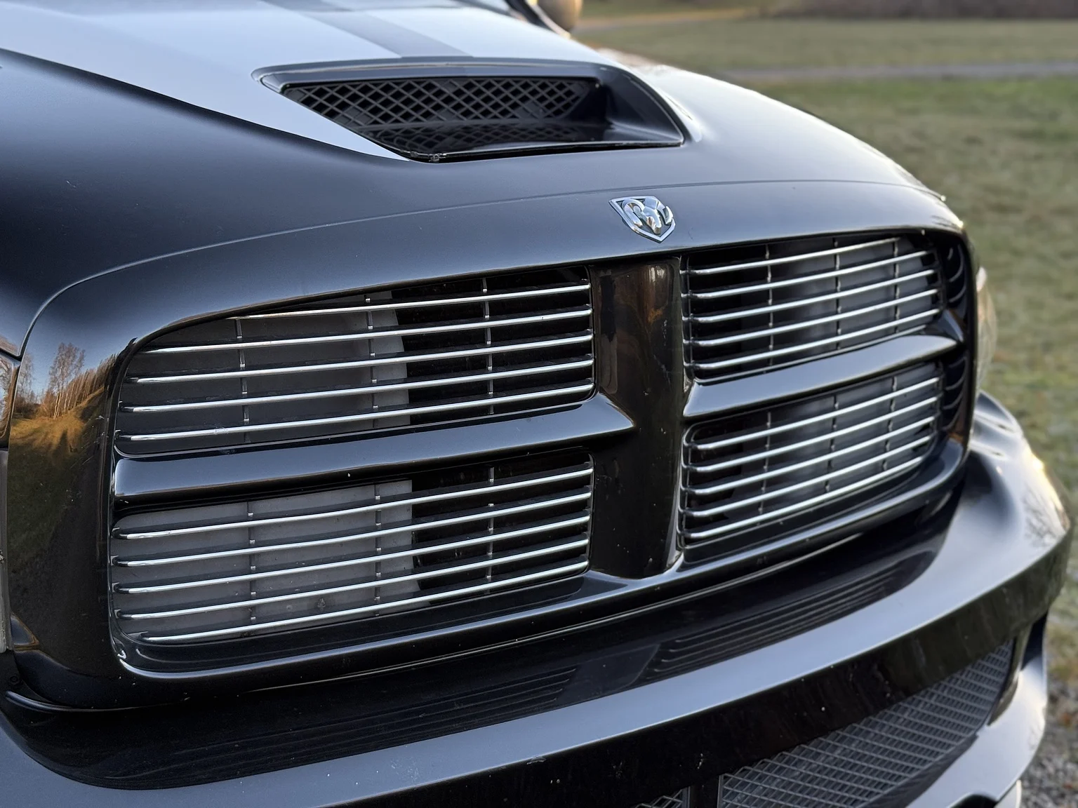 Exteriörbild på 2004 Dodge Ram SRT-10 (22)