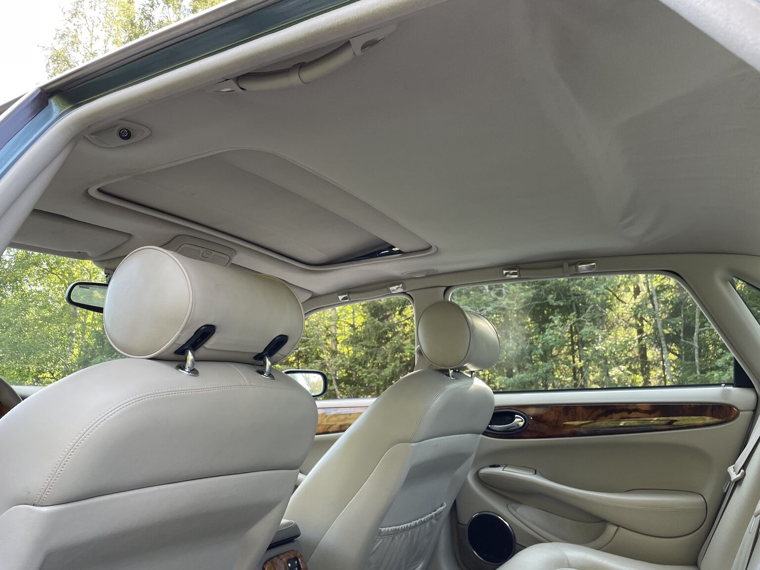 Innenraumfoto von 1998 Jaguar XJ8 Sovereign (42)