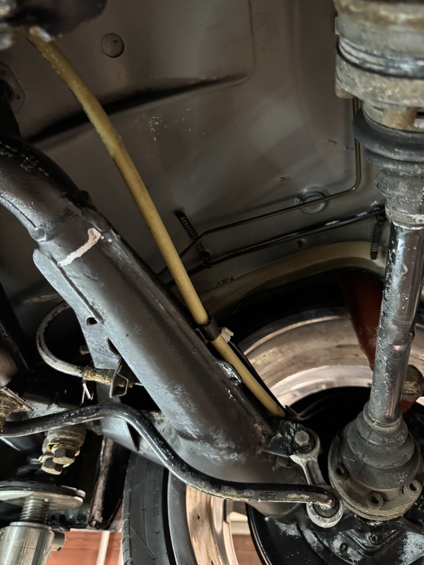 Image of 1996 BMW 520i Touring mechanics