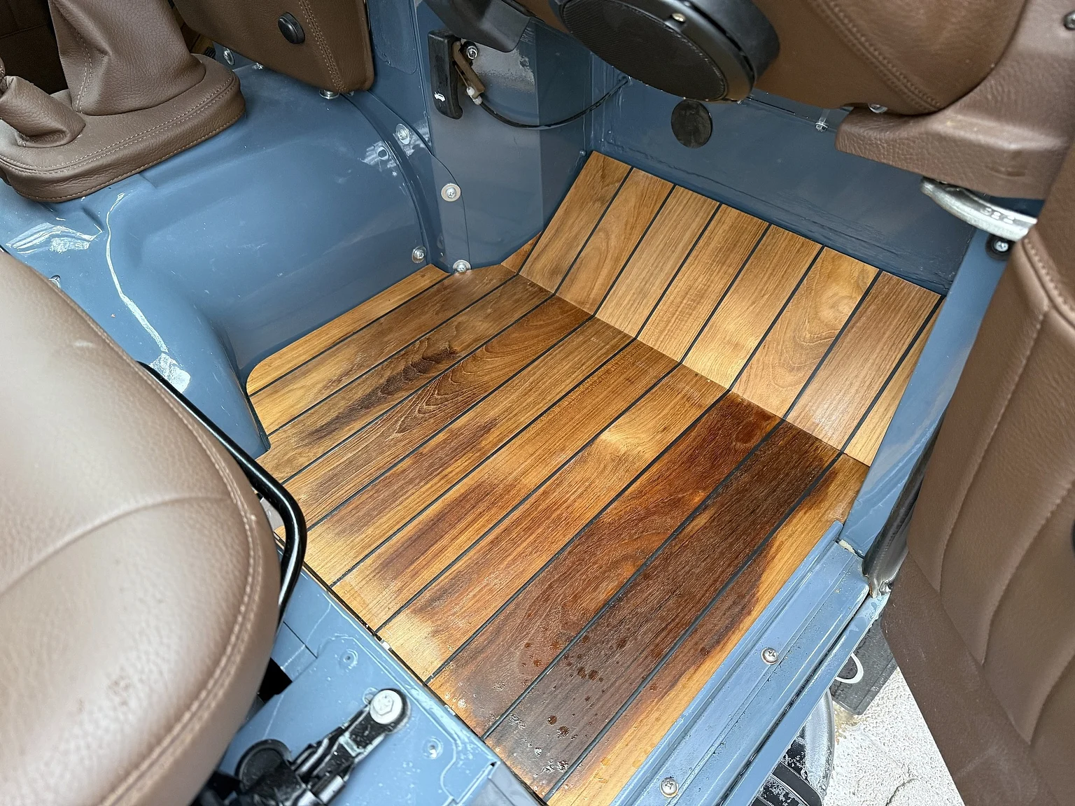 Interior image of 2000 Land Rover Defender 110 C (26)