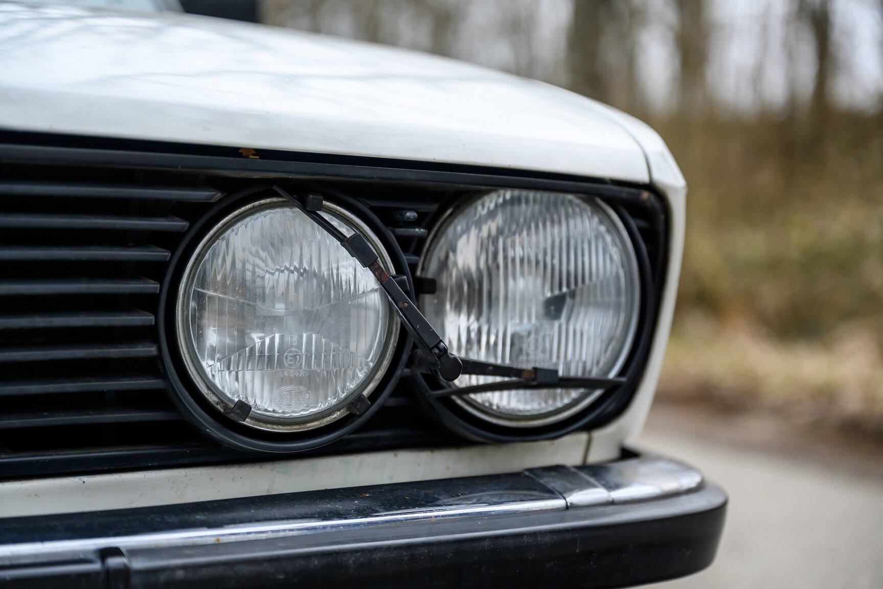 Exterior image of 1986 BMW 520i