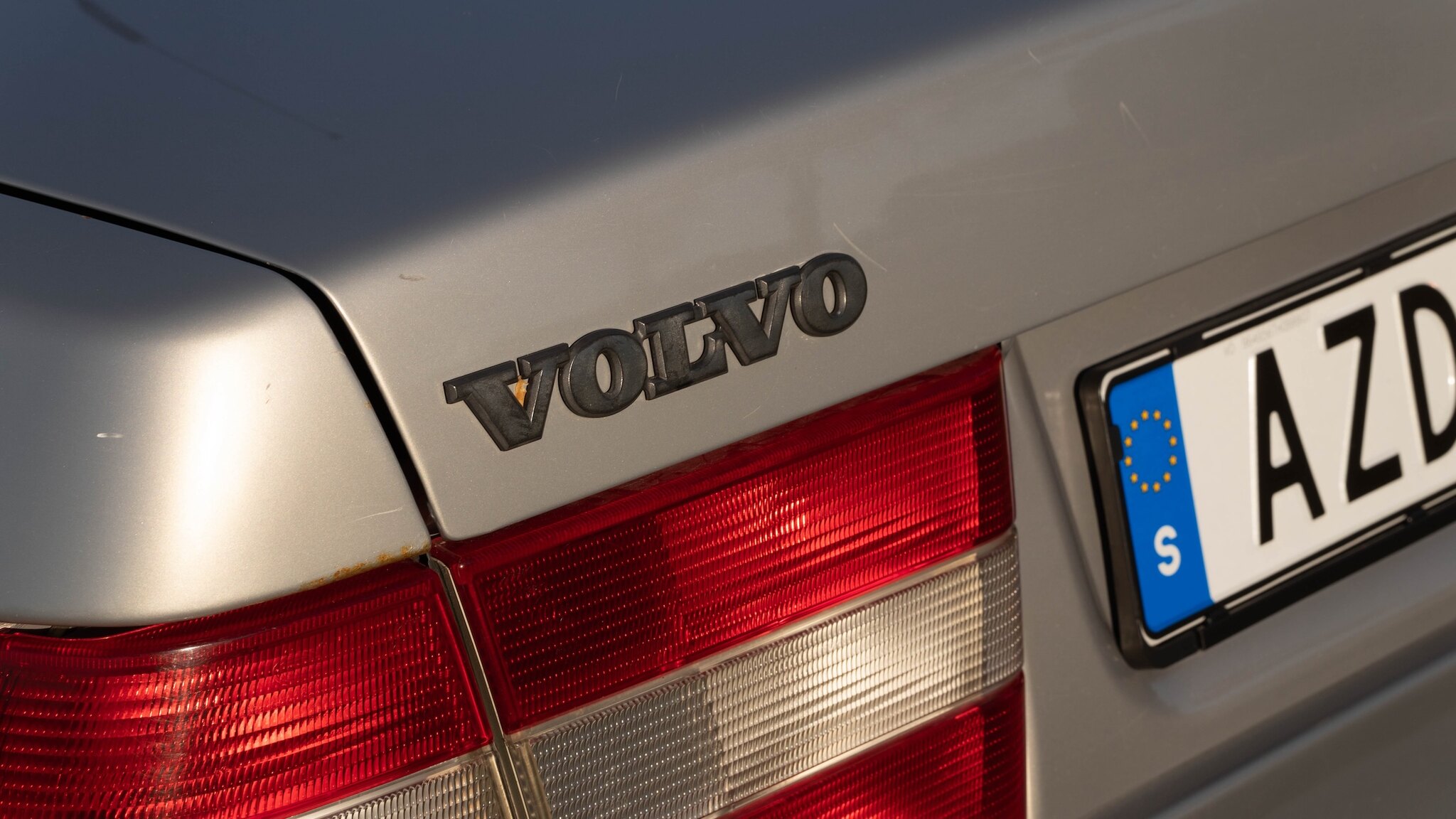 Exterior image of 1996 VOLVO 960 Executive