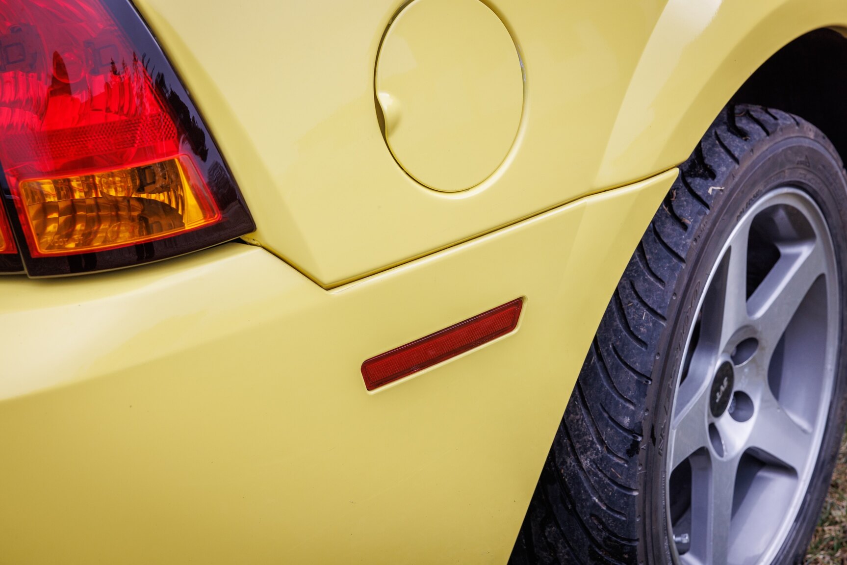 Exteriörbild på 2003 Ford Mustang SVT Cobra