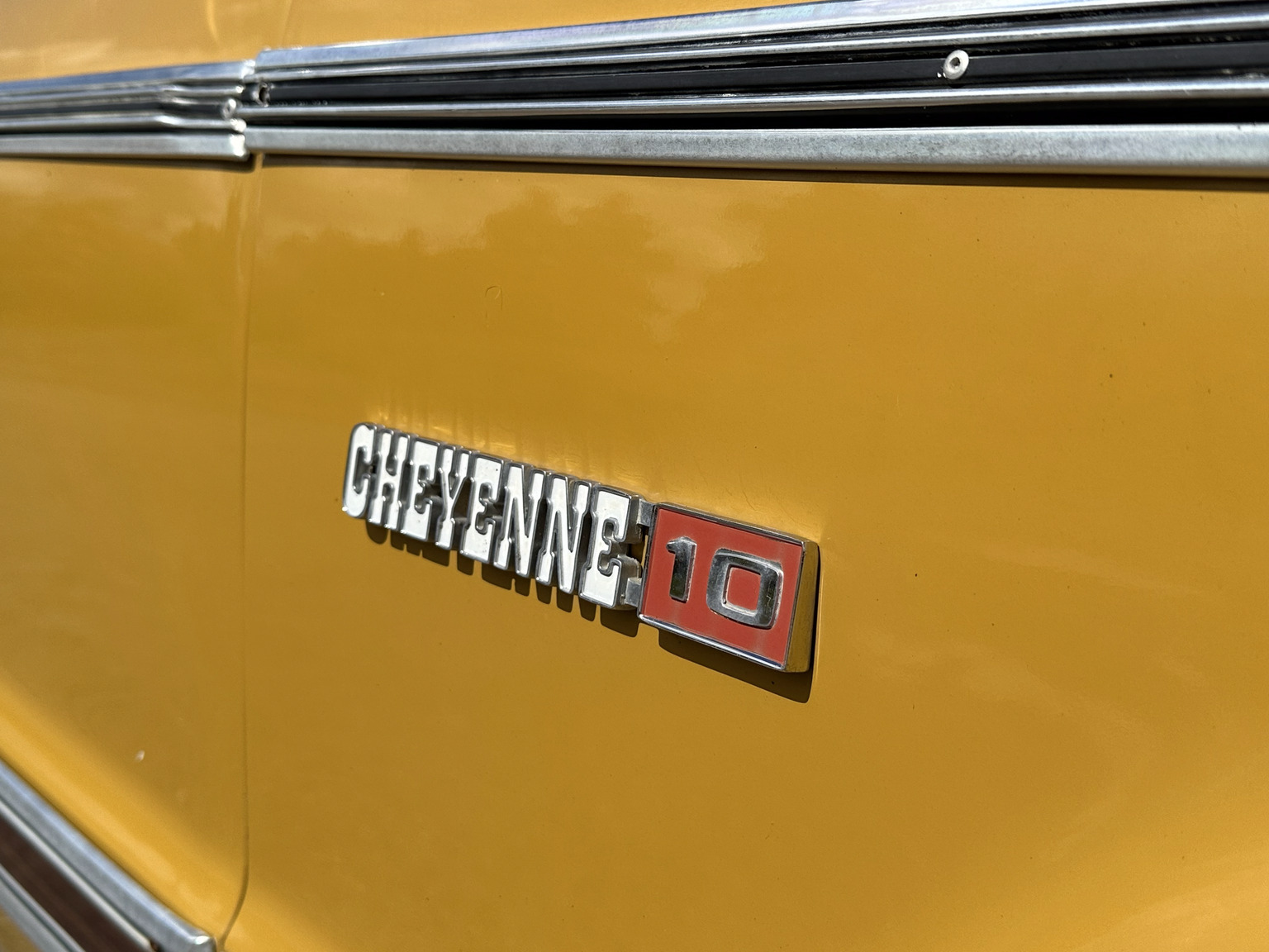 Exteriörbild på 1972 Chevrolet C10 Cheyenne (36)