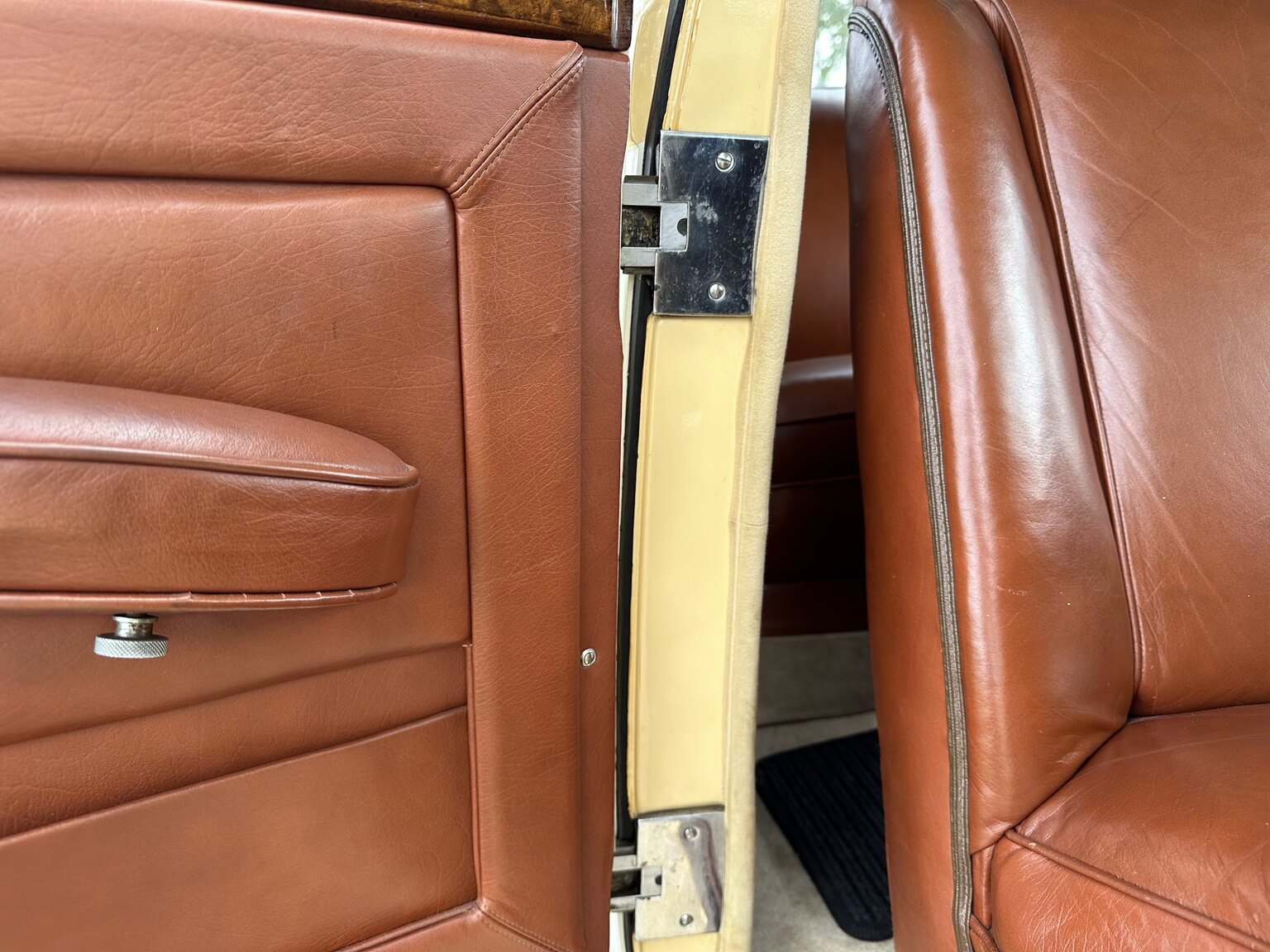 Interiörbild 1947 Bentley Mark IV Sport Saloon