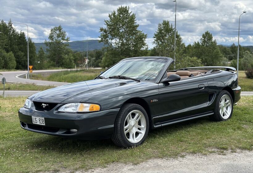 1998 Ford Mustang GT Convertible