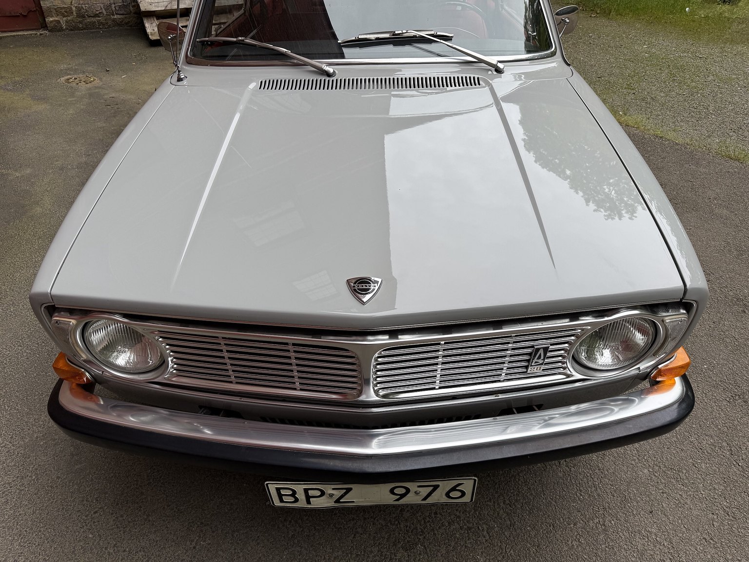 Exterior image of 1970 Volvo 142 Automatic