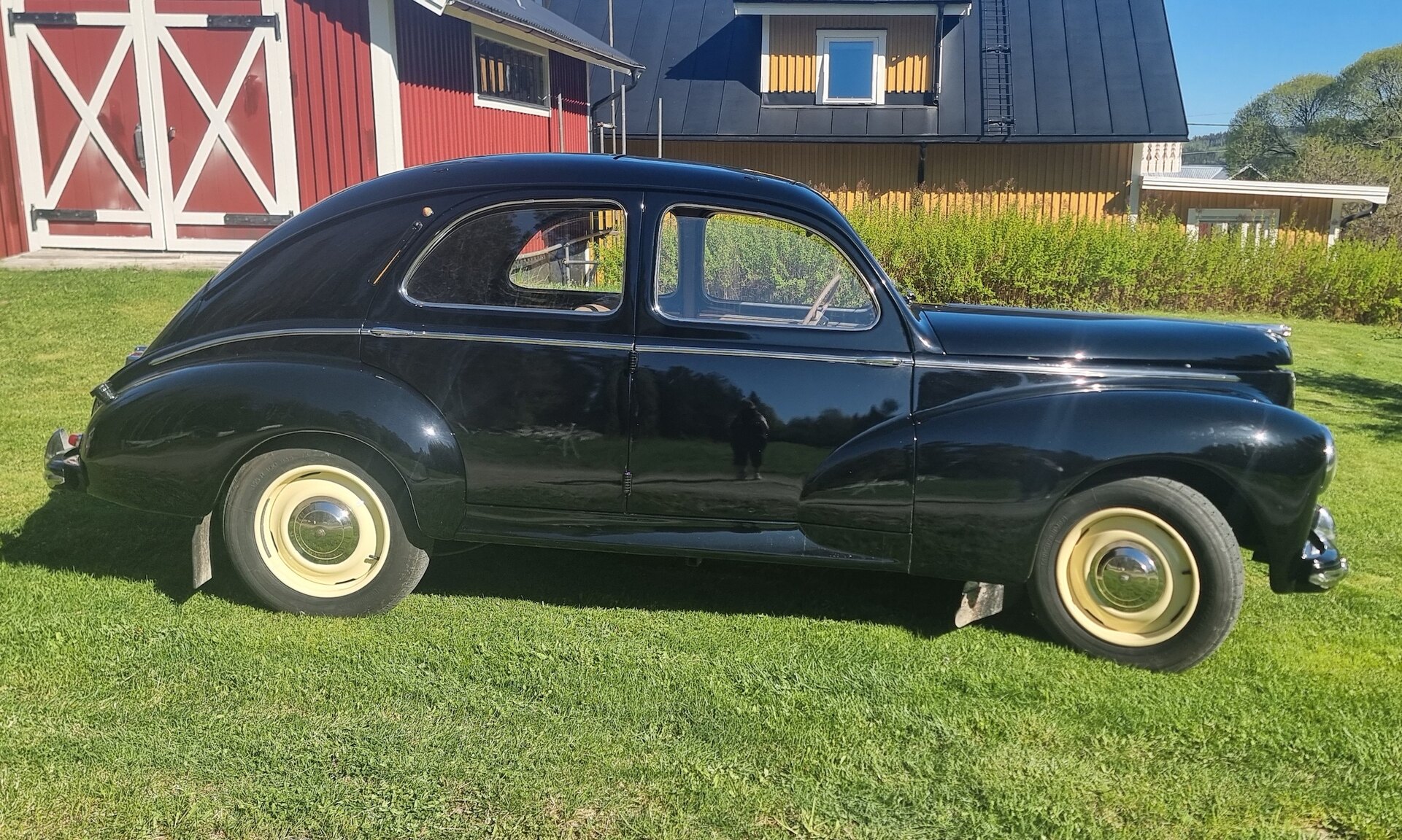 Exterior image of 1951 Peugeot 203 De Luxe