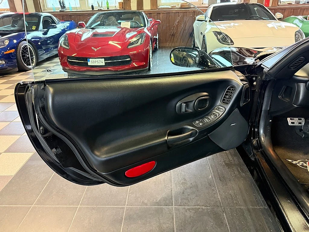 Image of 2001 Chevrolet Corvette (16)