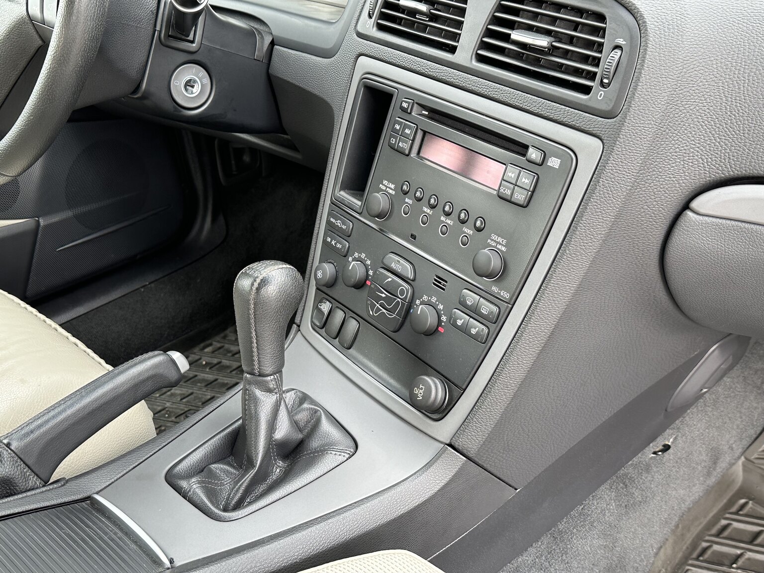 Interior image of 2008 Volvo V70 Classic