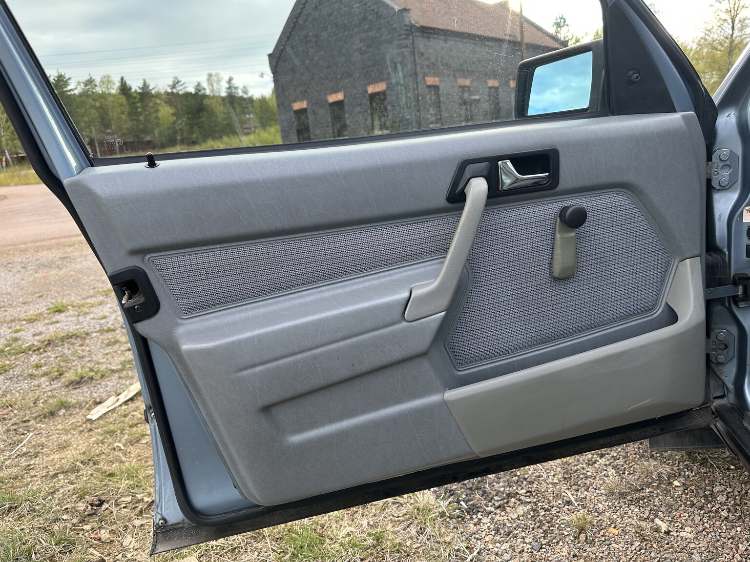 Interior image of 1988 Mercedes-Benz 190 E