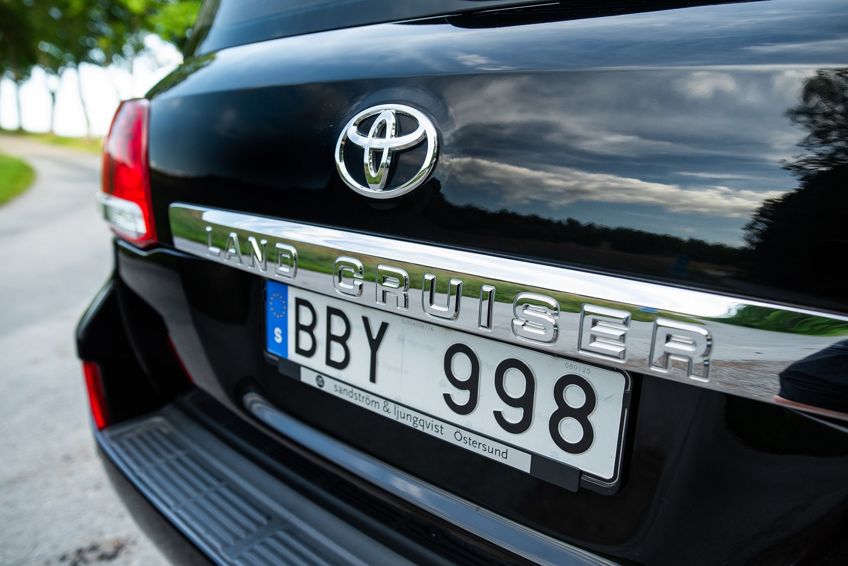 Exterior image of 2008 Toyota Land Cruiser 4.5 4WD V8