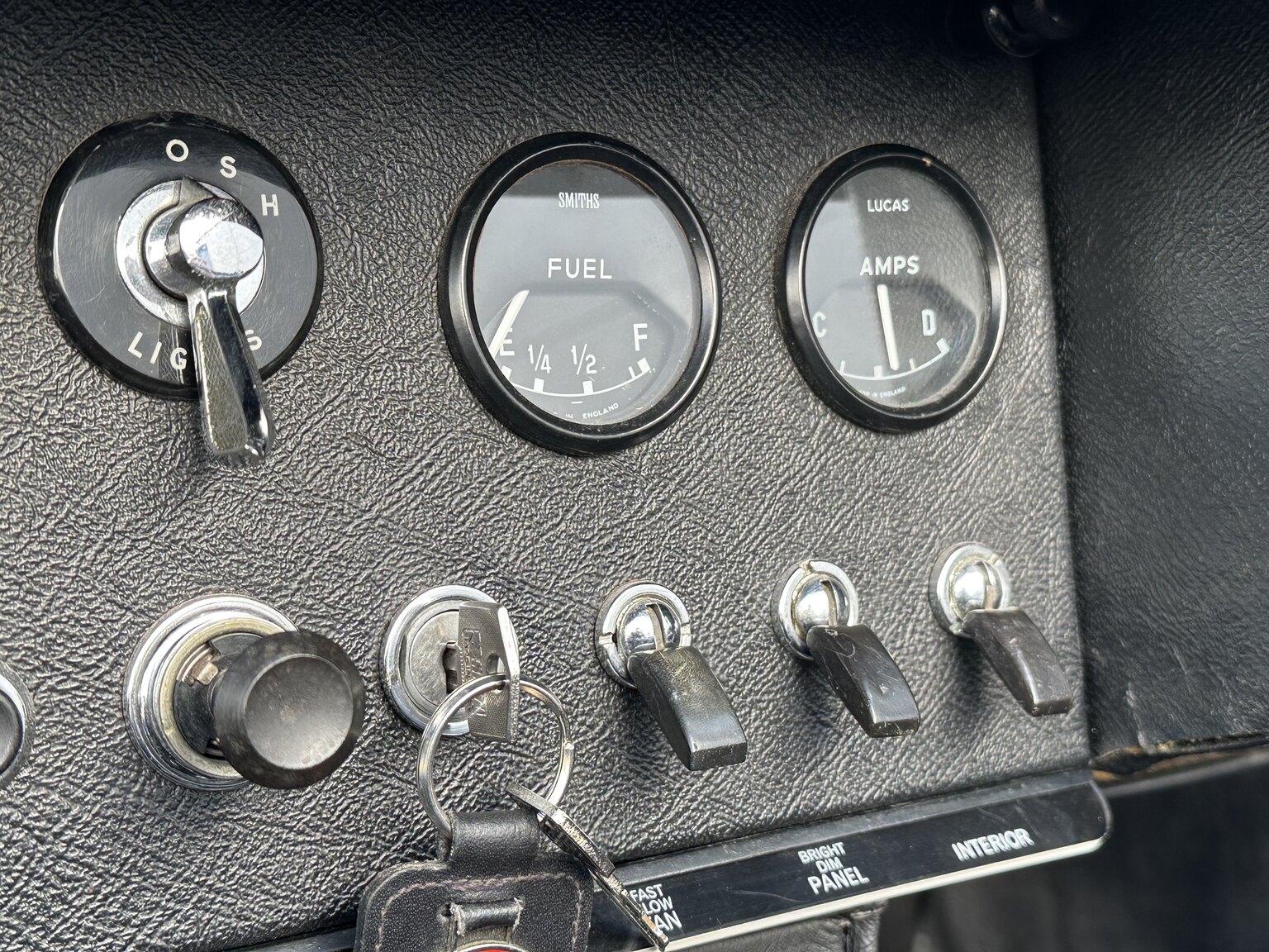 Innenraumfoto von 1965 Jaguar E-Type Series 1 (16)