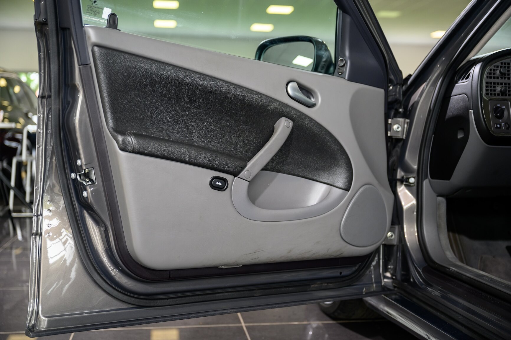 Interiörbild 2005 SAAB 9-5 Aero (1)