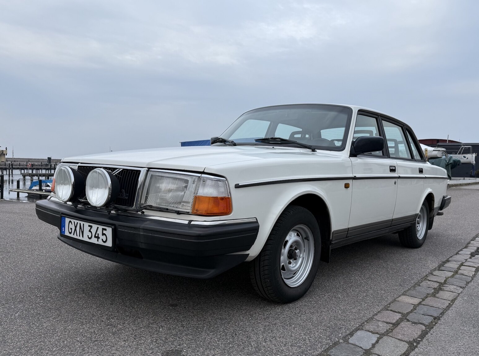 Exteriörbild på 1991 Volvo 240 GL Automat (3)