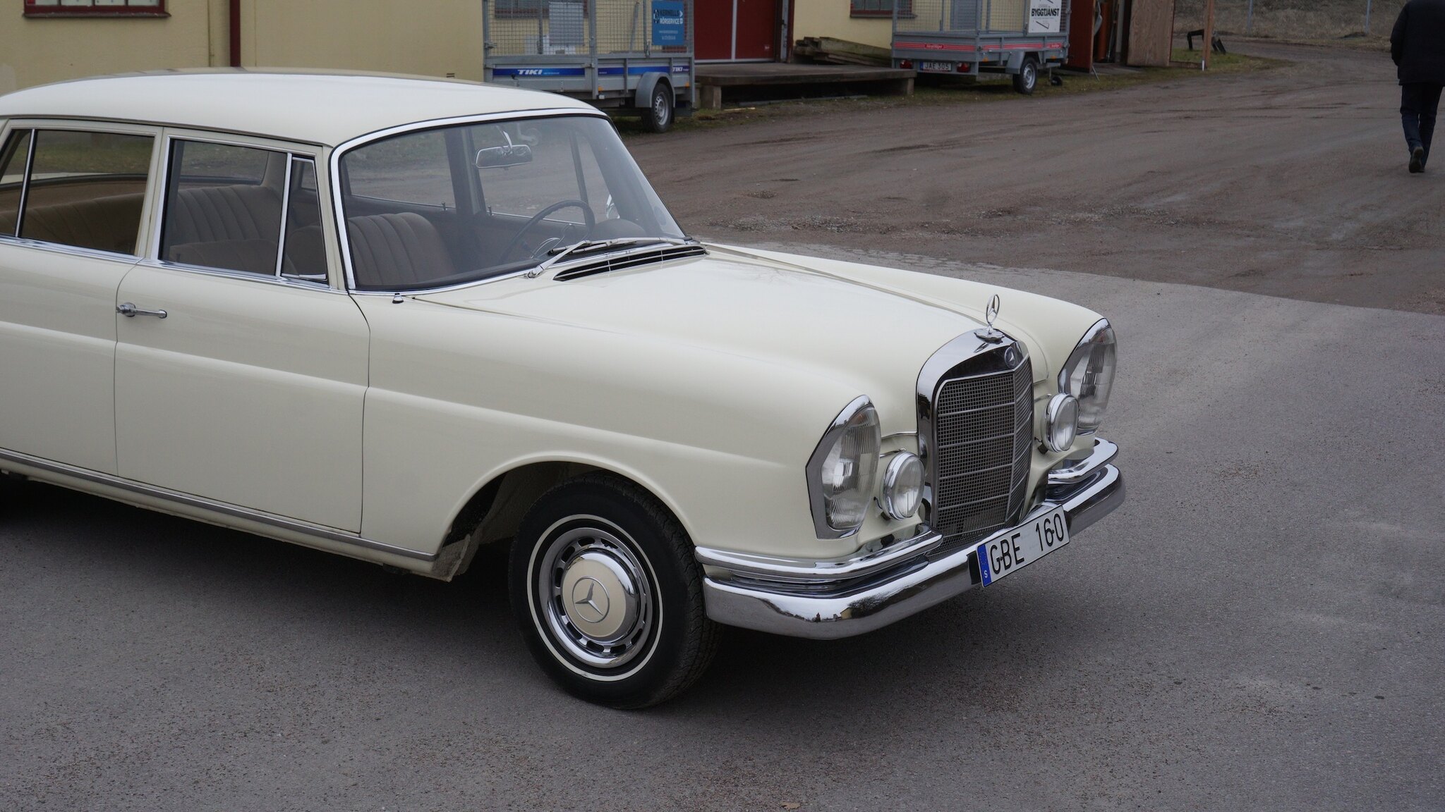 Exteriörbild på 1966 Mercedes-Benz 230 S