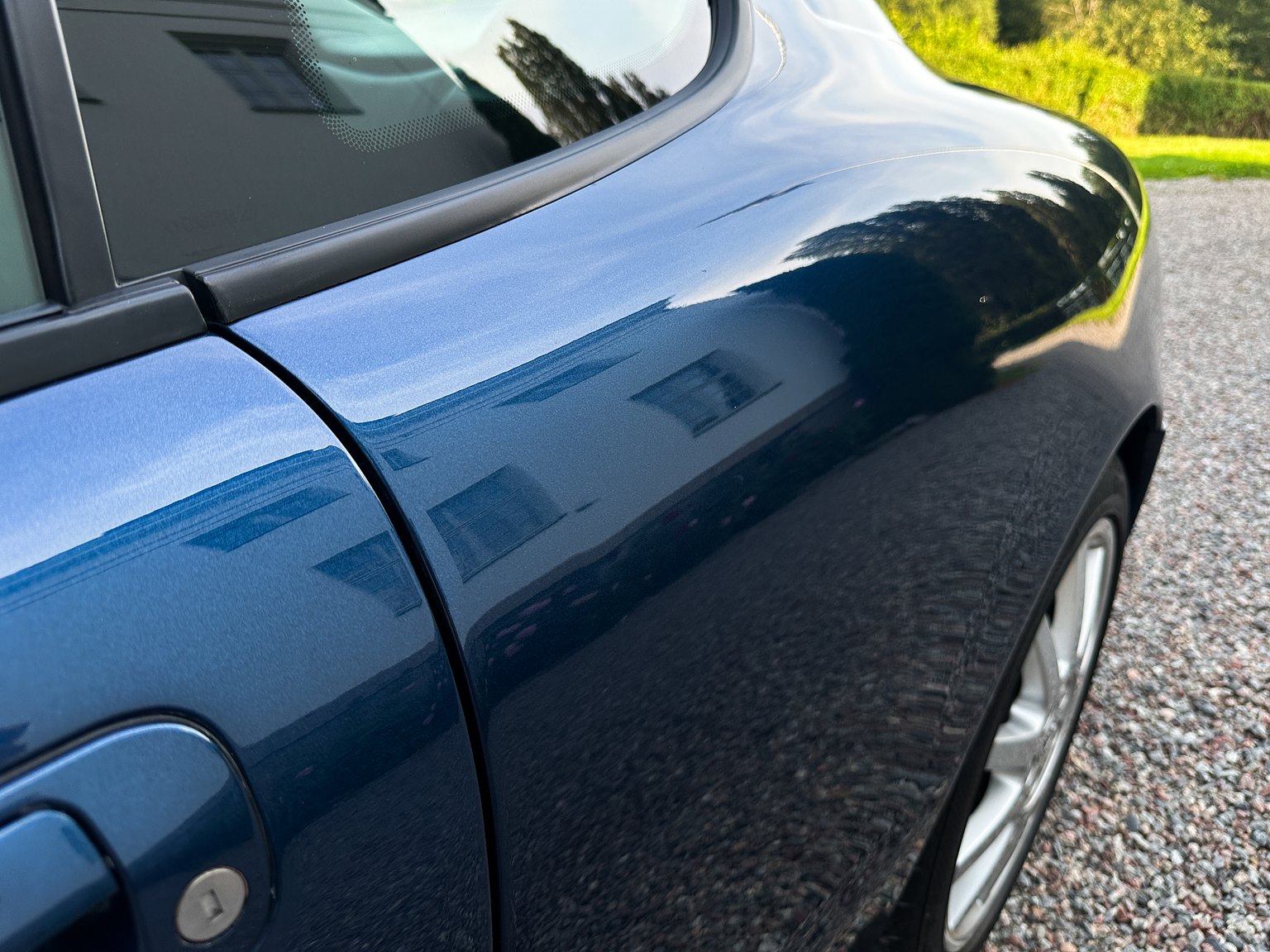 Exterior image of 2000 Maserati 3200 GT