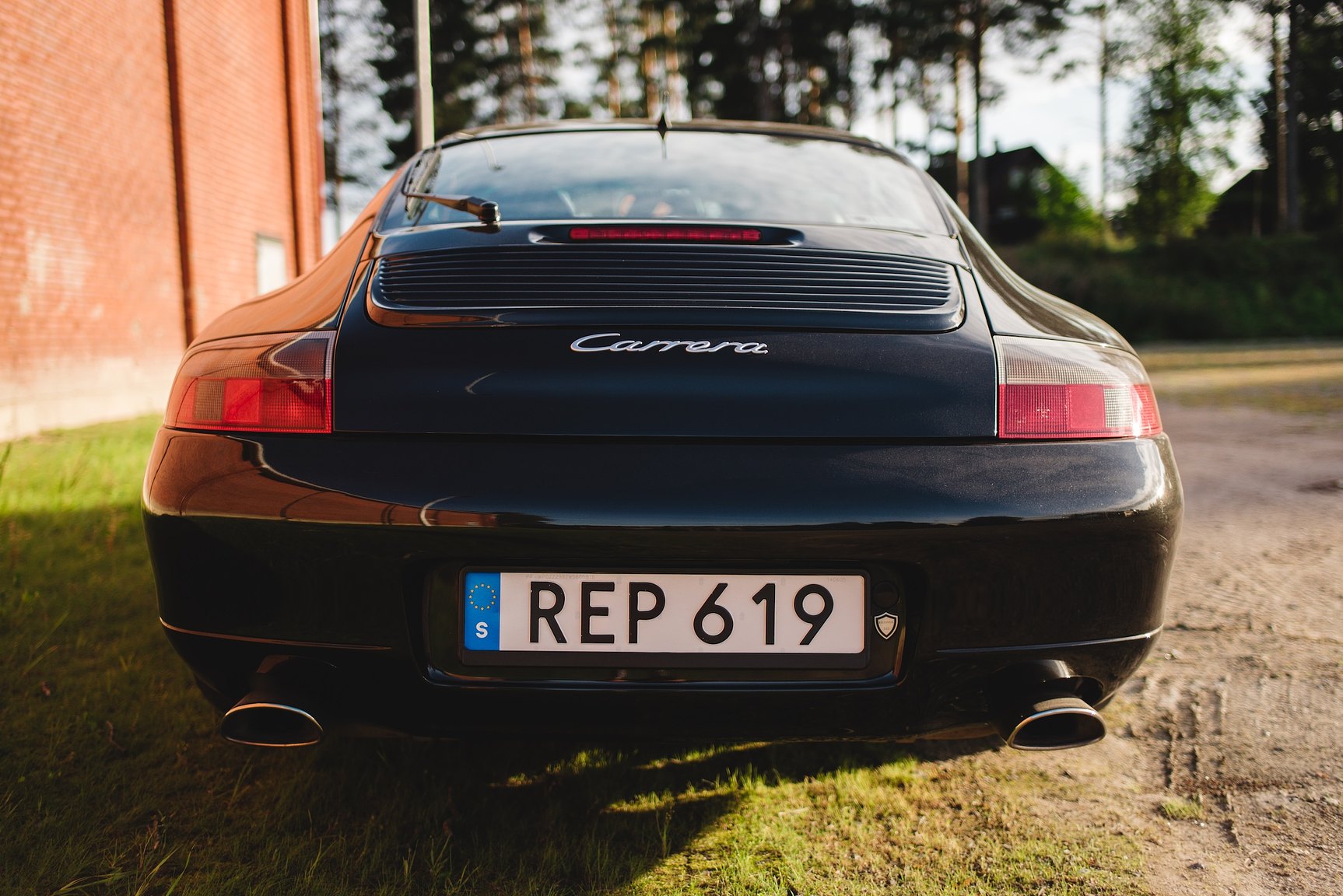 Exterior image of 1998 Porsche 996 Carrera 