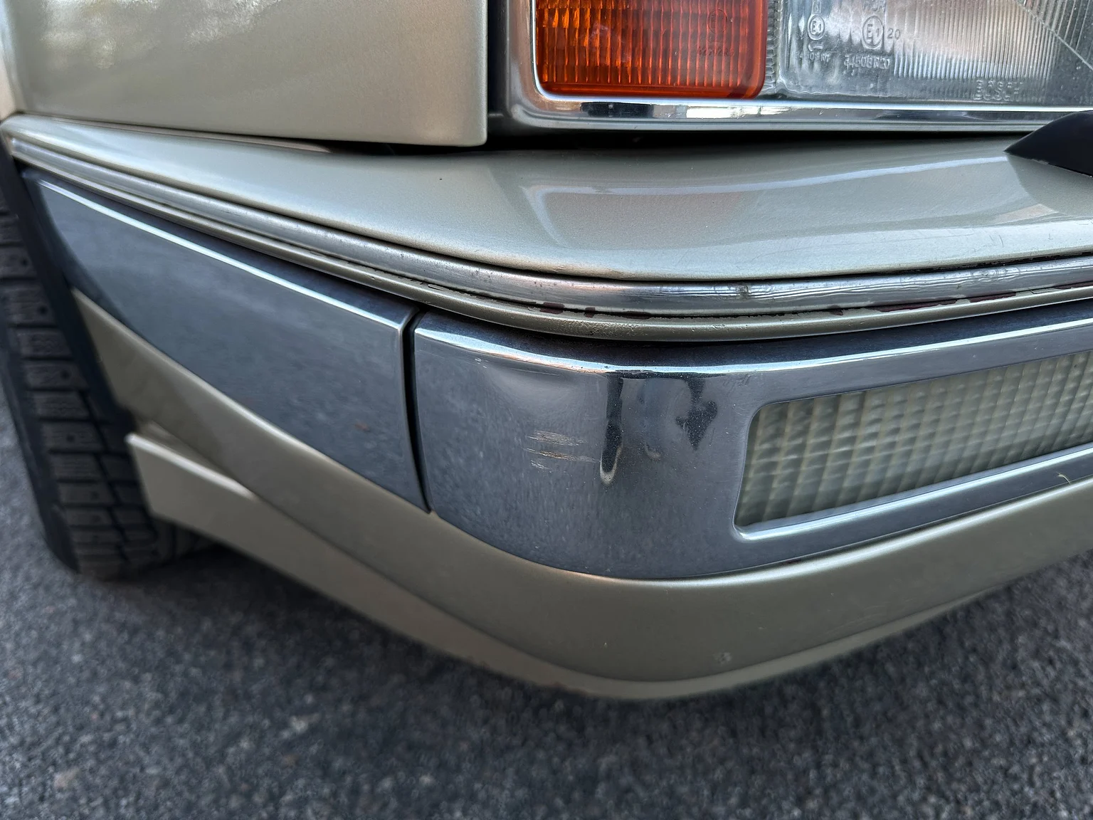 Exterior image of 1989 Cadillac Seville (62)