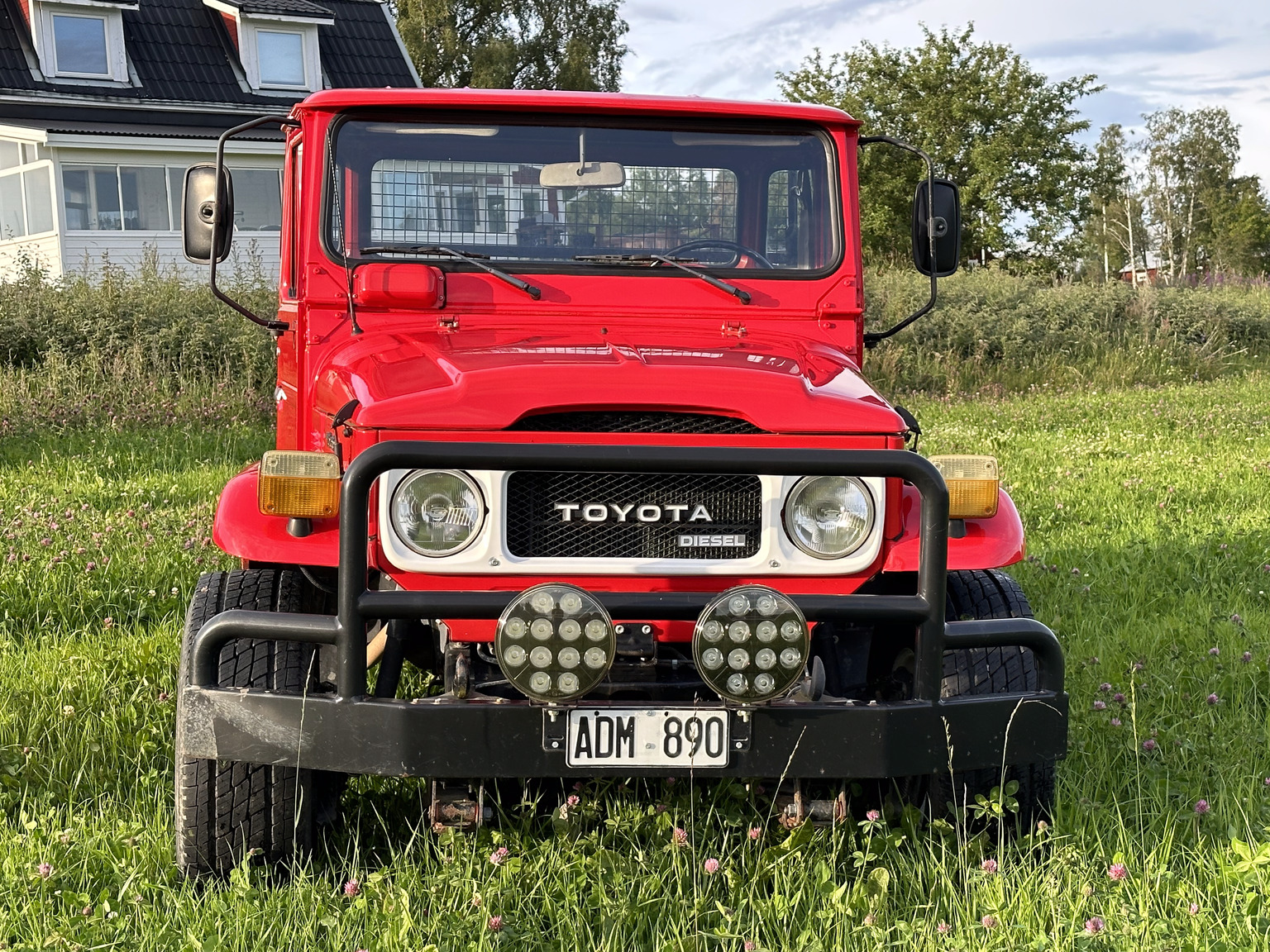 Exterior image of 1982 Toyota Landcruiser Utility (8)