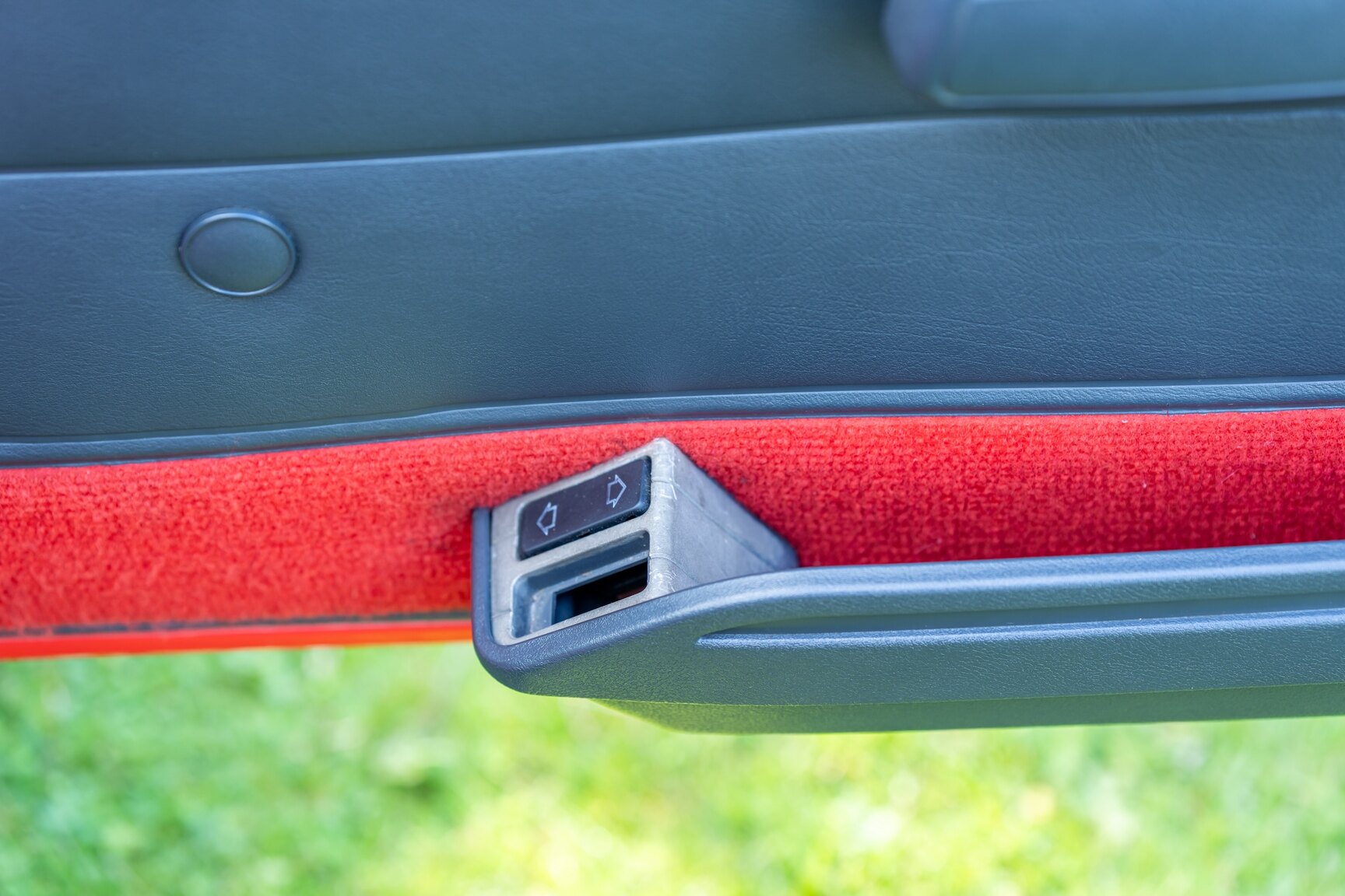 Innenraumfoto von 1987 Peugeot 205 CTI 1.6