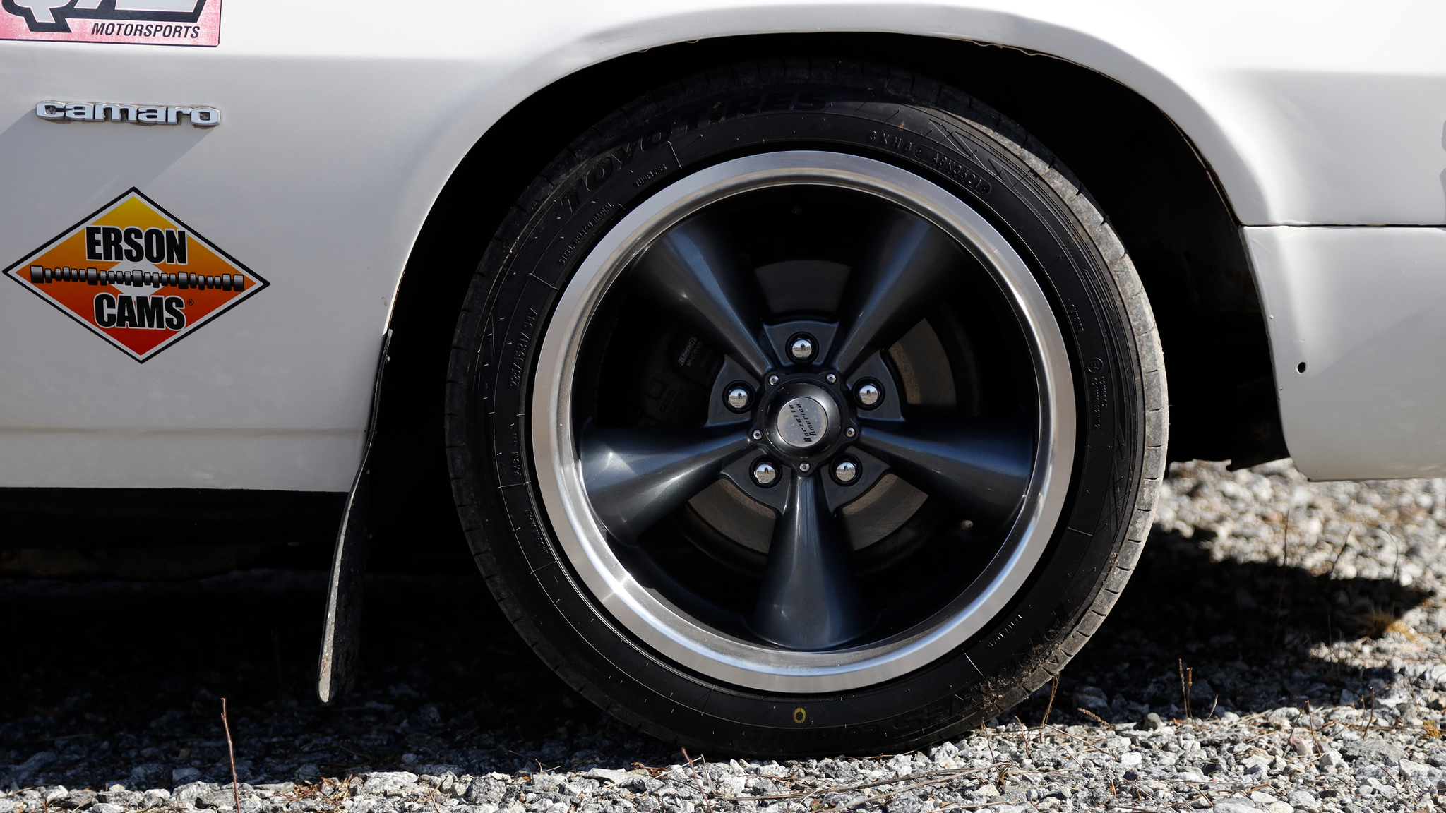 Exteriörbild på 1975 Chevrolet Camaro 307 (12)