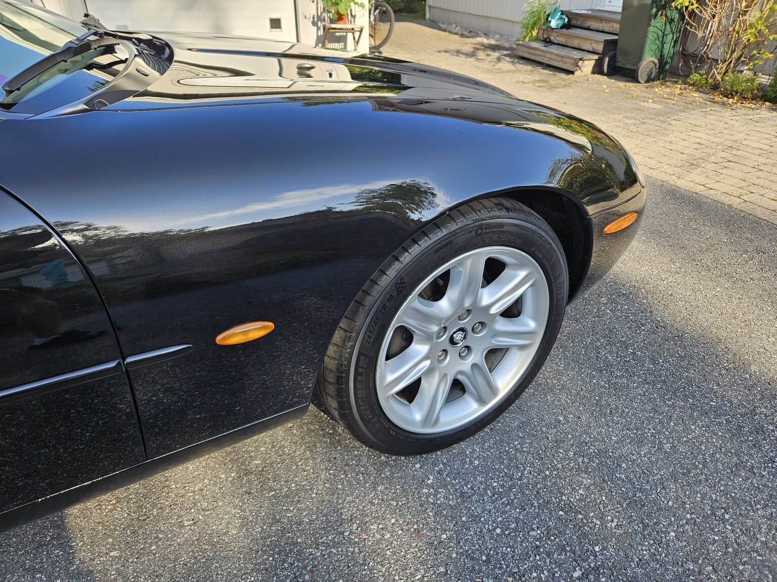 Exteriörbild på 1998 Jaguar XK8 Cabriolet
