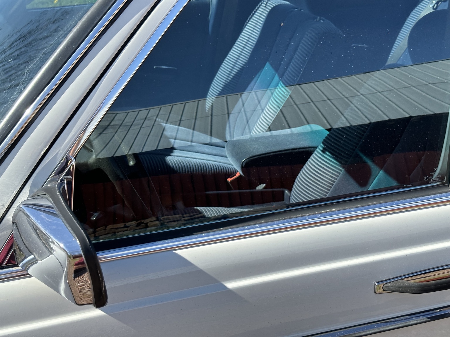 Exterior image of 1985 Mercedes-Benz 200