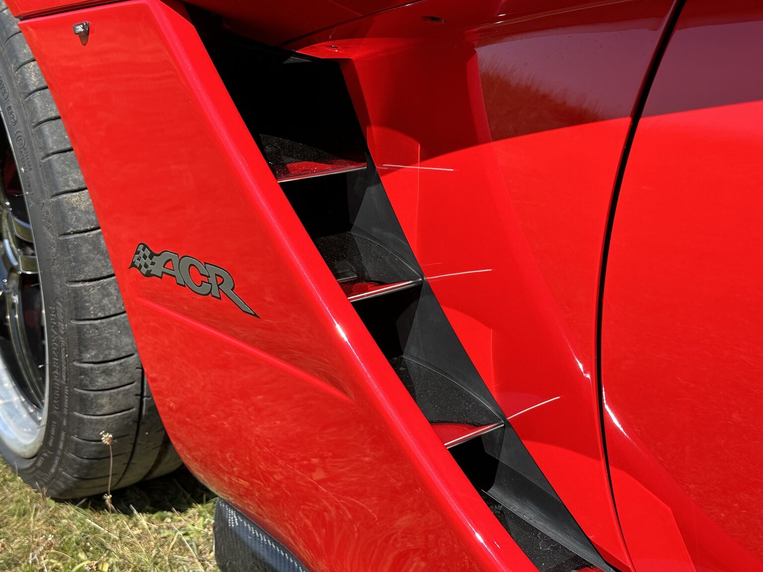 Exterior image of 2004 Dodge Viper SRT-10 (42)