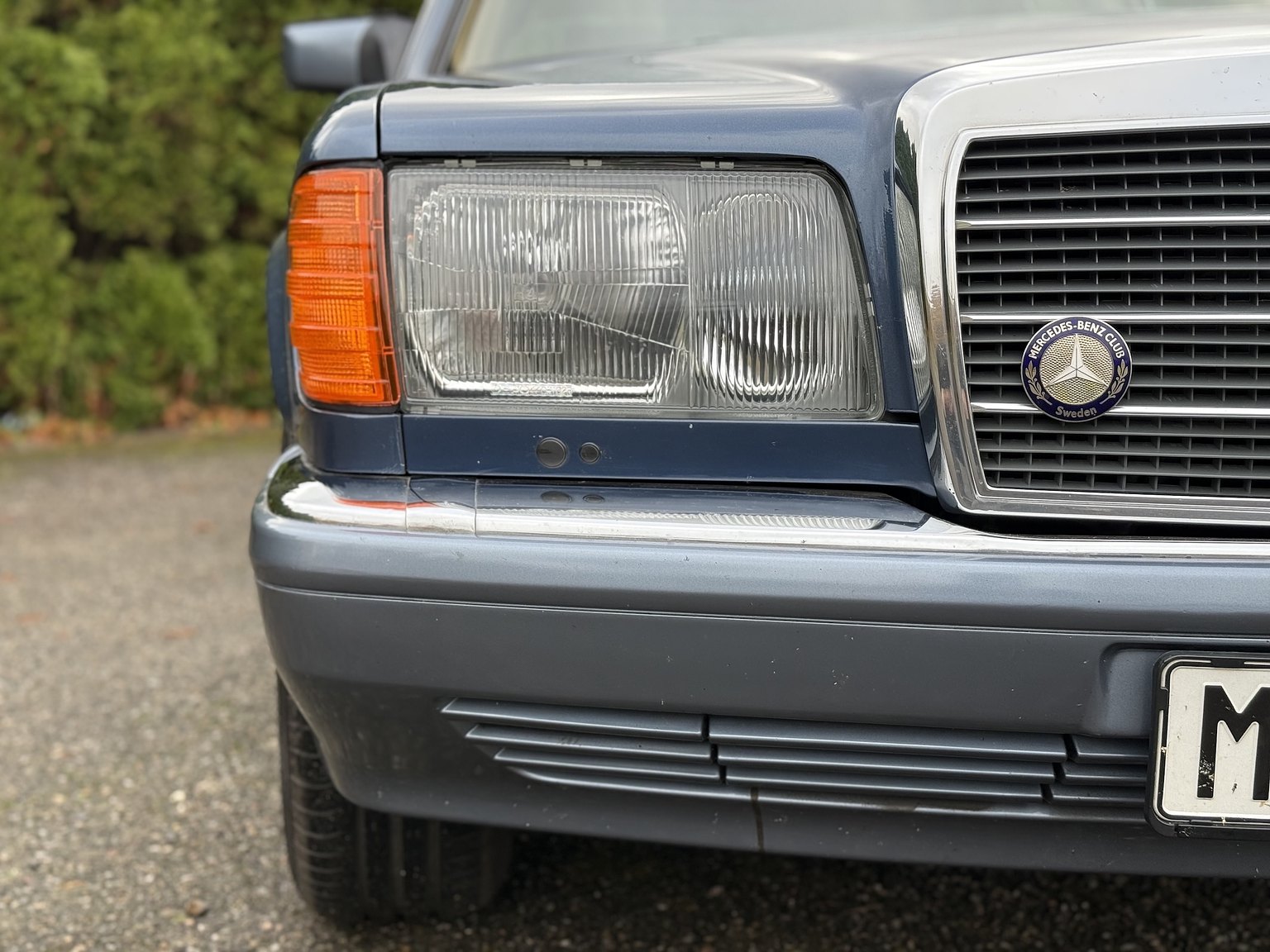 Exterior image of 1987 Mercedes-Benz 300 SE