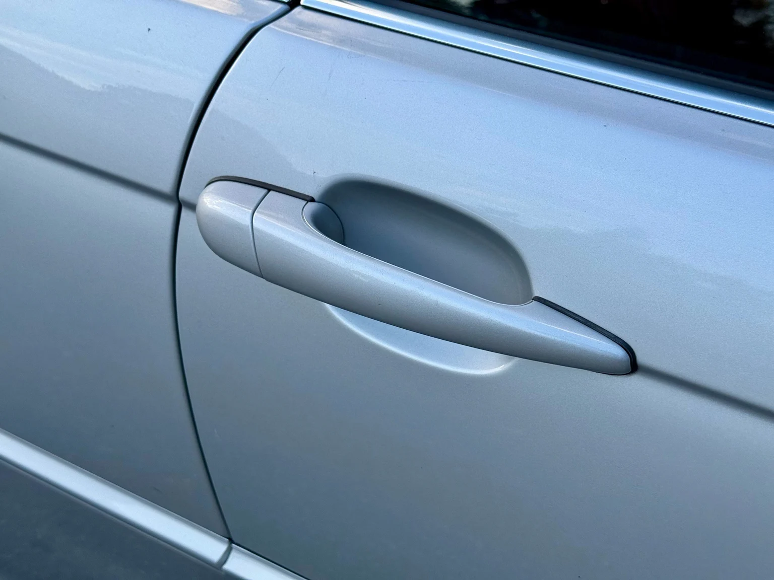 Exterior image of 2000 BMW 328Ci Coupé (41)