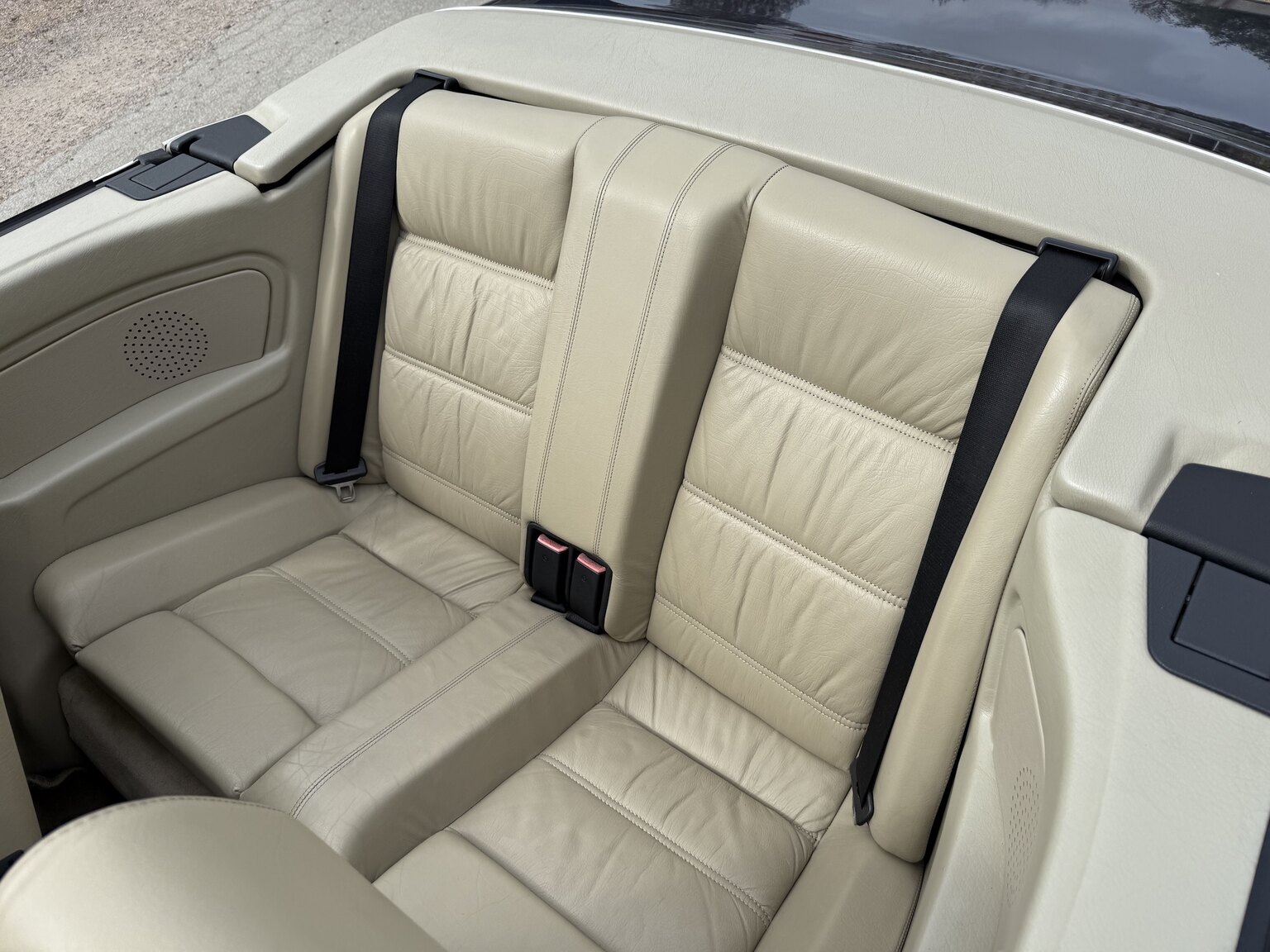Interior image of 1987 BMW 325i Convertible