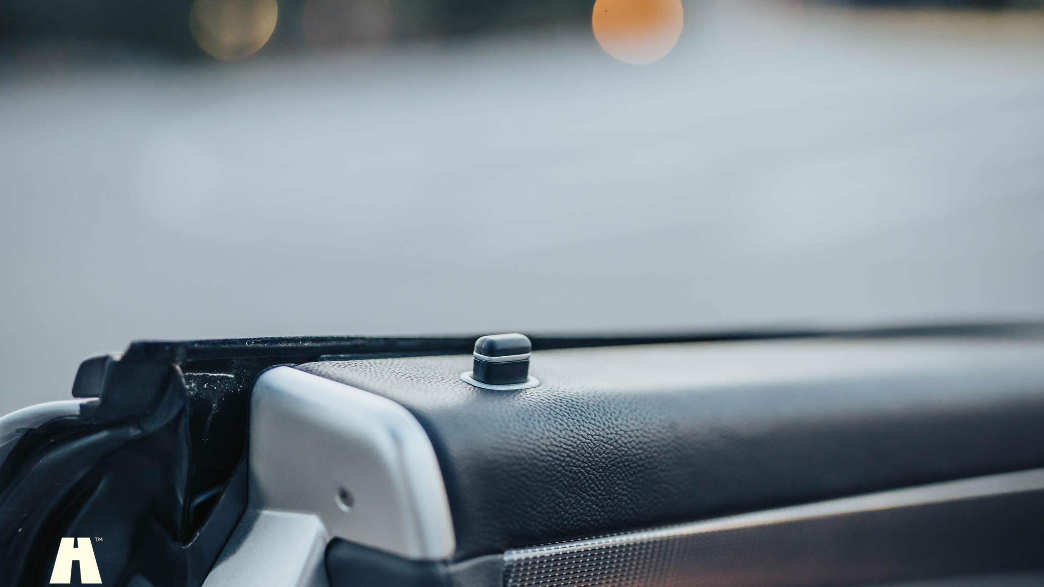Interior image of 2006 Mercedes Benz SL350 (20)