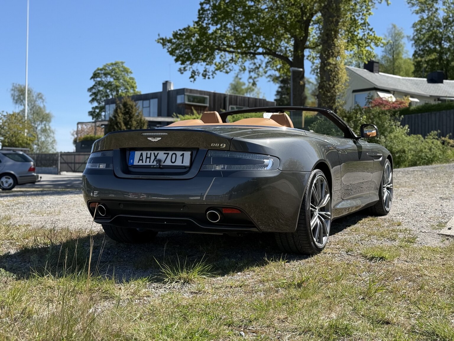 Exterior image of 2015 Aston Martin DB9 Volante