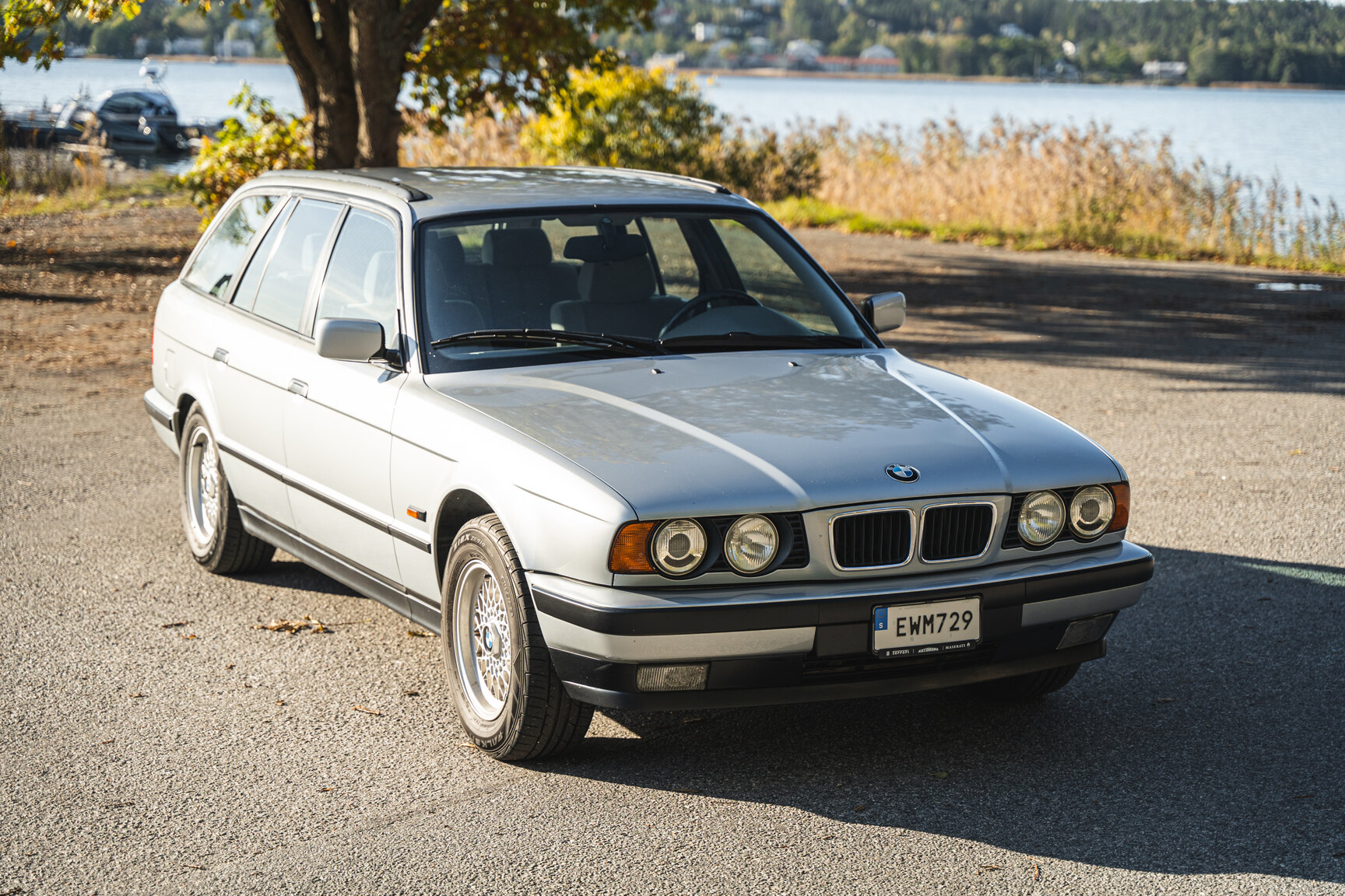 Exteriörbild på 1994 BMW 520i E34