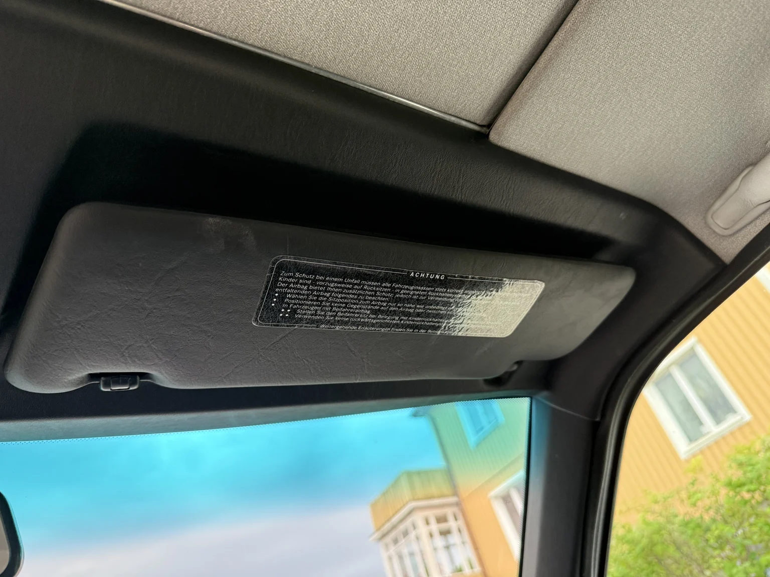 Interior image of 1994 Mercedes-Benz E 320 T (35)