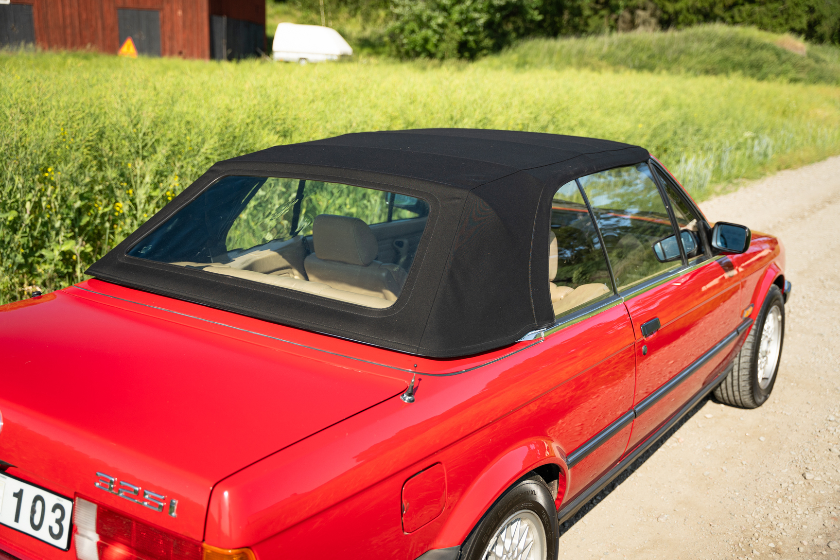 Exterior image of 1988 BMW 325 Cabriolet (E30)