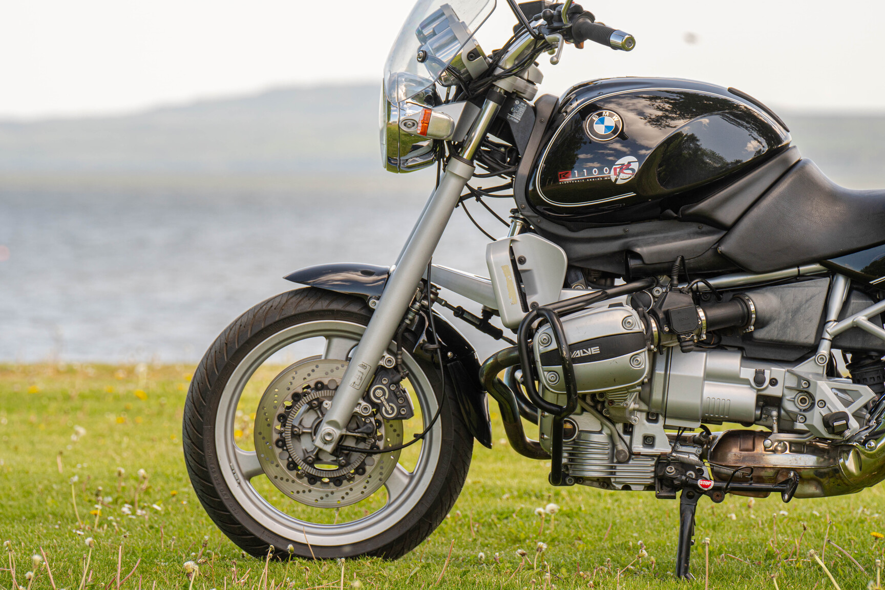 Exteriörbild på 1998 BMW R1100R (13)