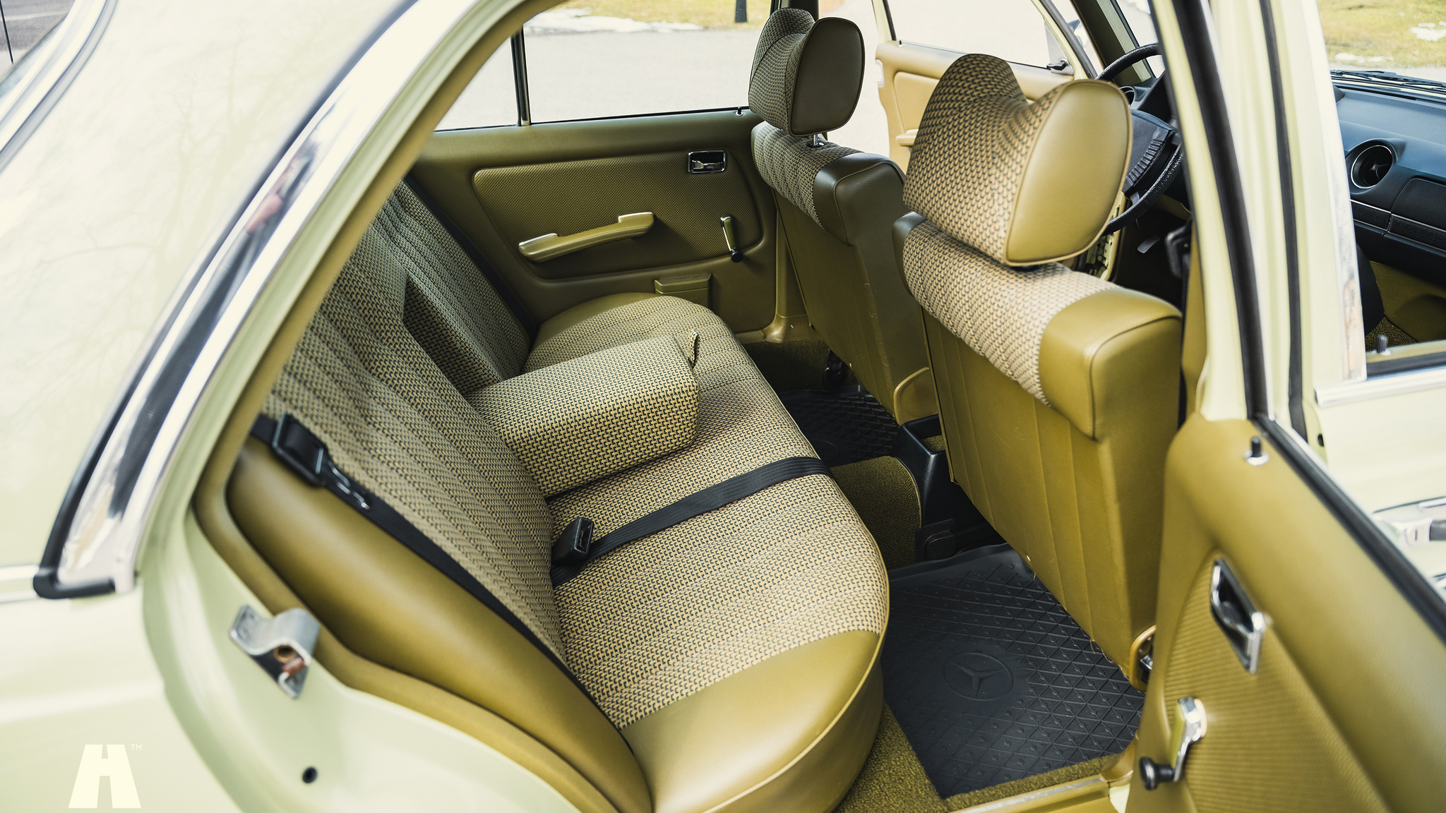 Interiörbild 1979 Mercedes Benz 230