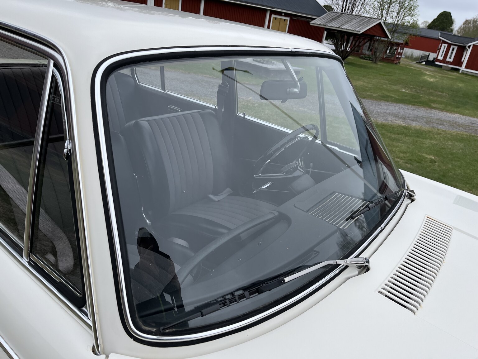 Exterior image of 1965 BMW 1800